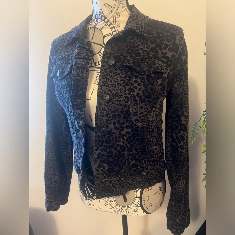 Animal print Button down jacket - Picture 8 of 15